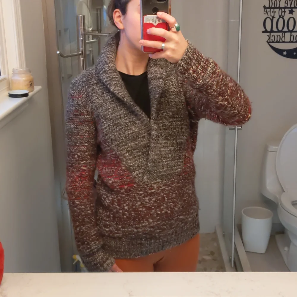 Aritzia/Wilfred Free Knit deep V sweater - Picture 3 of 4